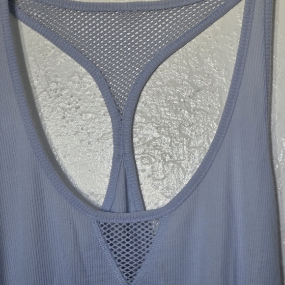 Set Of 3 Alo Yoga - Black Cherry Red, Moss Green, and Light Blue Tank TOPS SZ S - Picture 3 of 16